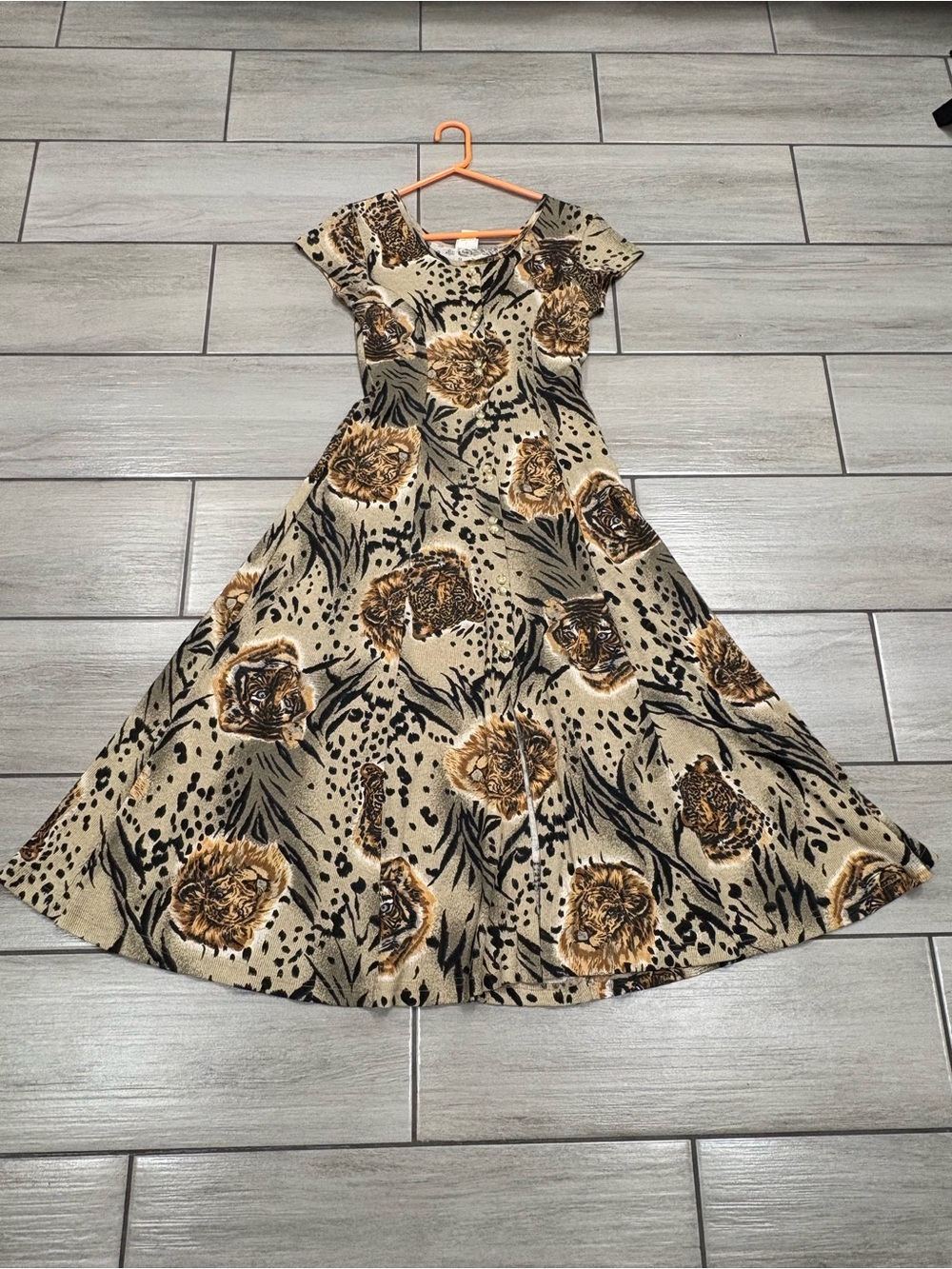 Vintage La Fete Ribbed Button
Front Midi Dress Lion Tiger
Animal Print Size S